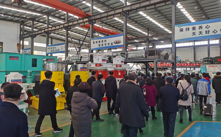 山東金格瑞不斷提升企業(yè)創(chuàng)新力、發(fā)展力、影響力，為我區(qū)全面建設(shè)現(xiàn)代化濟(jì)東強(qiáng)區(qū)再立新功.jpg